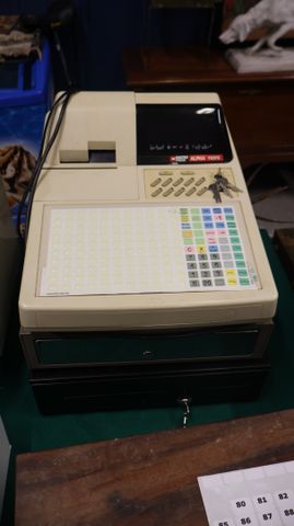 Caisse enregistreuse ALPHA 110FK avec deux tiroirs caisses