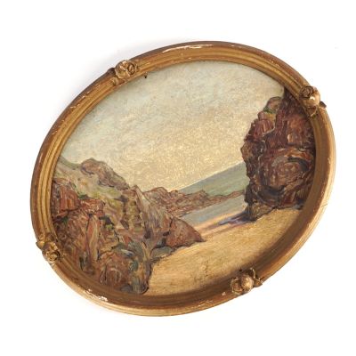 une image représentant un tableau représentant une scène de plage, dans un cadre doré