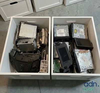 Lot à retirer à Lyon (69008) le lundi, mardi et jeudi de 08h…