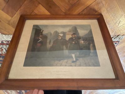 tableau représentant un groupe d'hommes en uniforme militaire tenant une photo encadrée