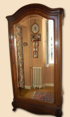 Armoire à miroir biseauté à une porte Chapeau de Gendarme