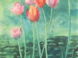 un tableau représentant trois tulipes dans un vase posé sur une table