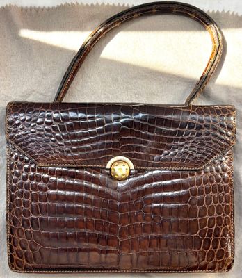 CHRISTIAN DIOR - Sac à main en cuir de crocodile brun à raba…