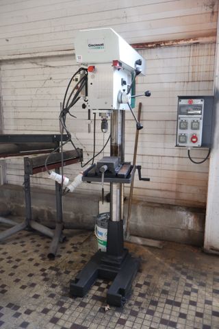 Perceuse colonne CINCINNATI NC 320 2V, 380 volts, de 2021