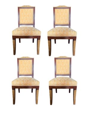 lot de quatre chaises avec dossier et assise rembourrés