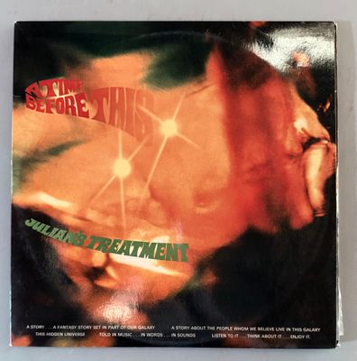la pochette d'un CD sur laquelle figure la photo d'un homme la bouche ouverte