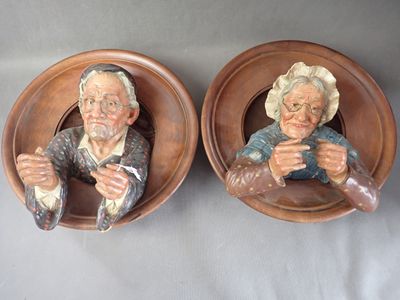 Importante paire de médaillons en bas relief en terre cuite …