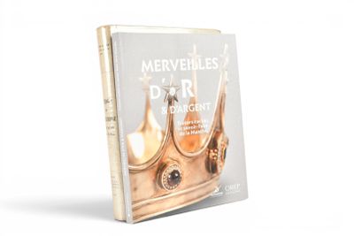 la couverture du livre « Merveneales Darn », sur laquelle figure une couronne dorée sur fond blanc