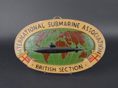 Plaque vernissé sous-marin britannique.