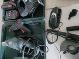 many tools that are sitting on a table