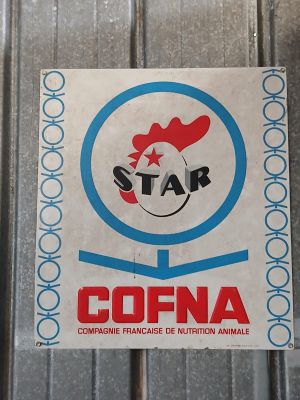 a sign on the door of a building that says cogna