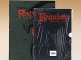 un gros plan sur deux livres posés l'un à côté de l'autre sur une table