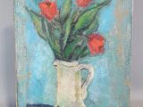 un tableau représentant un vase contenant des fleurs rouges