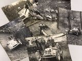 plusieurs vieilles photos en noir et blanc représentant des personnes et des voitures