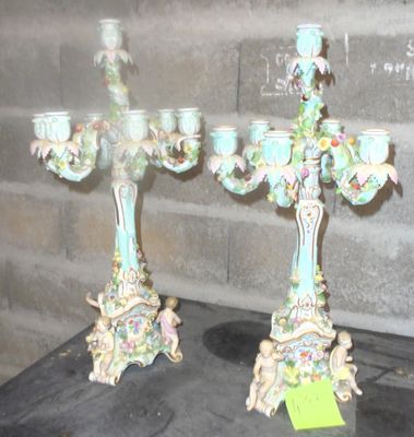Paire de candélabres en porcelaine de Meissen, fin du XVIIIe…