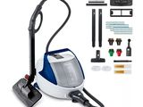un gros plan sur un aspirateur bleu et blanc et ses accessoires