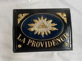 une image représentant une plaque sur laquelle figure une étoile