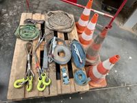 Lot d'équipements de sécurité, de balisage et de levage comp… (photo 2)