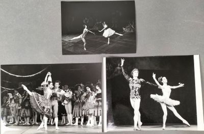 trois photos en noir et blanc représentant deux danseurs sur scène