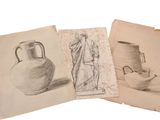 trois dessins de vases et un vase sur une feuille de papier