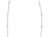 un collier en or et blanc serti de diamants