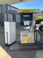 Ensemble de 10 postes de distribution de carburants, compren… (photo 2)