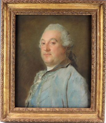 portrait d'un homme en manteau bleu, encadré d'un cadre doré
