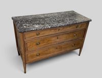 COMMODE PANTALONNIERE en acajou et placage d'acajou ouvrant …