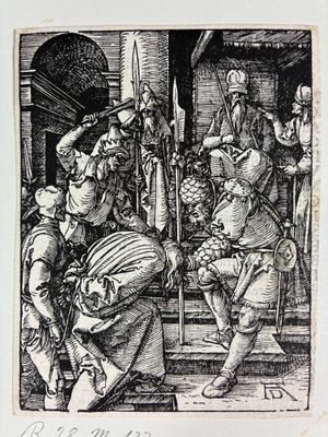un dessin en noir et blanc représentant un groupe de personnes devant un bâtiment