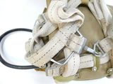 un sac muni de plusieurs sangles