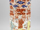 l'image d'un vase orné d'un motif