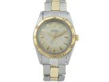 une photo d'une montre Rolex pour femme avec un bracelet bicolore