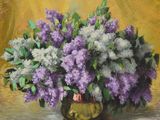 un tableau représentant des fleurs violettes et blanches dans un vase doré