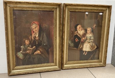 deux tableaux représentant un homme et une femme accompagnés d'un enfant