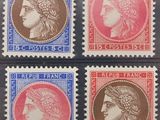 quatre timbres différents représentant des femmes, de couleurs variées