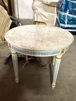 Quatre fauteuils à la Reine et un guéridon en bois mouluré, … (photo 2)