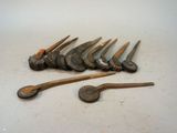 many tools that are sitting on a table