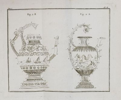 deux vases décorés, dont l'un est un vase et l'autre est un vase