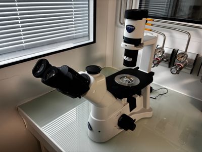 1 microscope trinoculaire à contraste de phase OPTIKA - Photo 1