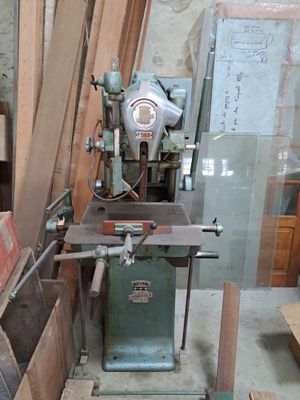 Mortaiseuse à chaîne FSSR LYON-FLEX 1098-7. Étau croisé avec…