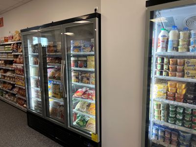 Grande vitrine réfrigérée, en froid négatif, groupe intégré,…