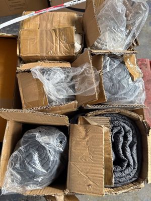 Lot de protèges coussins, couvre lit— dimensions différentes… - Photo 1