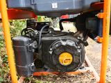 a small engine that is sitting on the ground
