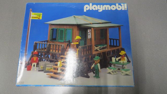 Maison station safari de la marque PLAYMOBIL. N°3433