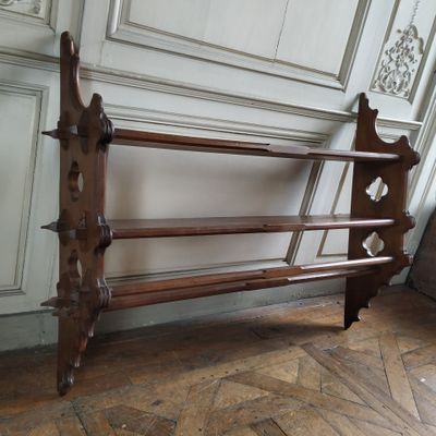 Longue étagère d'applique en bois mouluré, fin XIXe - Photo 1