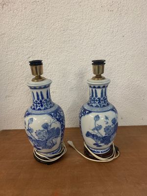 Paire de lampes chinoises de forme ballustre en porcelaine à…