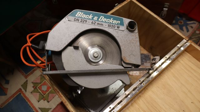 Scie circulaire Black & Decker DN 229 (non testée)