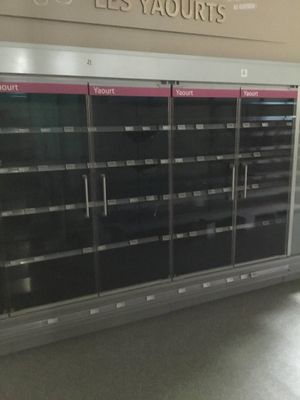 Ensemble de vitrines réfrigérées ouvrant à 10 portes vitrées…