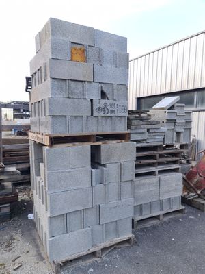 A64 : Important lot de matériaux de construction comprenant sable, moe - Photo 1