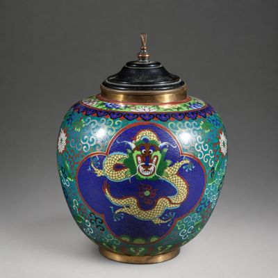 Pot globulaire en émail cloisonné avec dragons, école chinoi…
